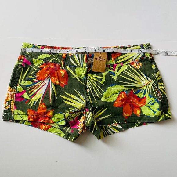 Hollister Stretch Shorts - Picture 5 of 5